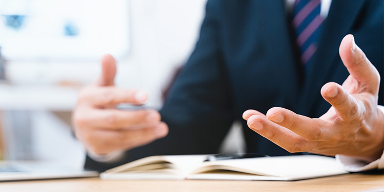 売手市場の今だからこそ、プロのコンサルタントに相談する